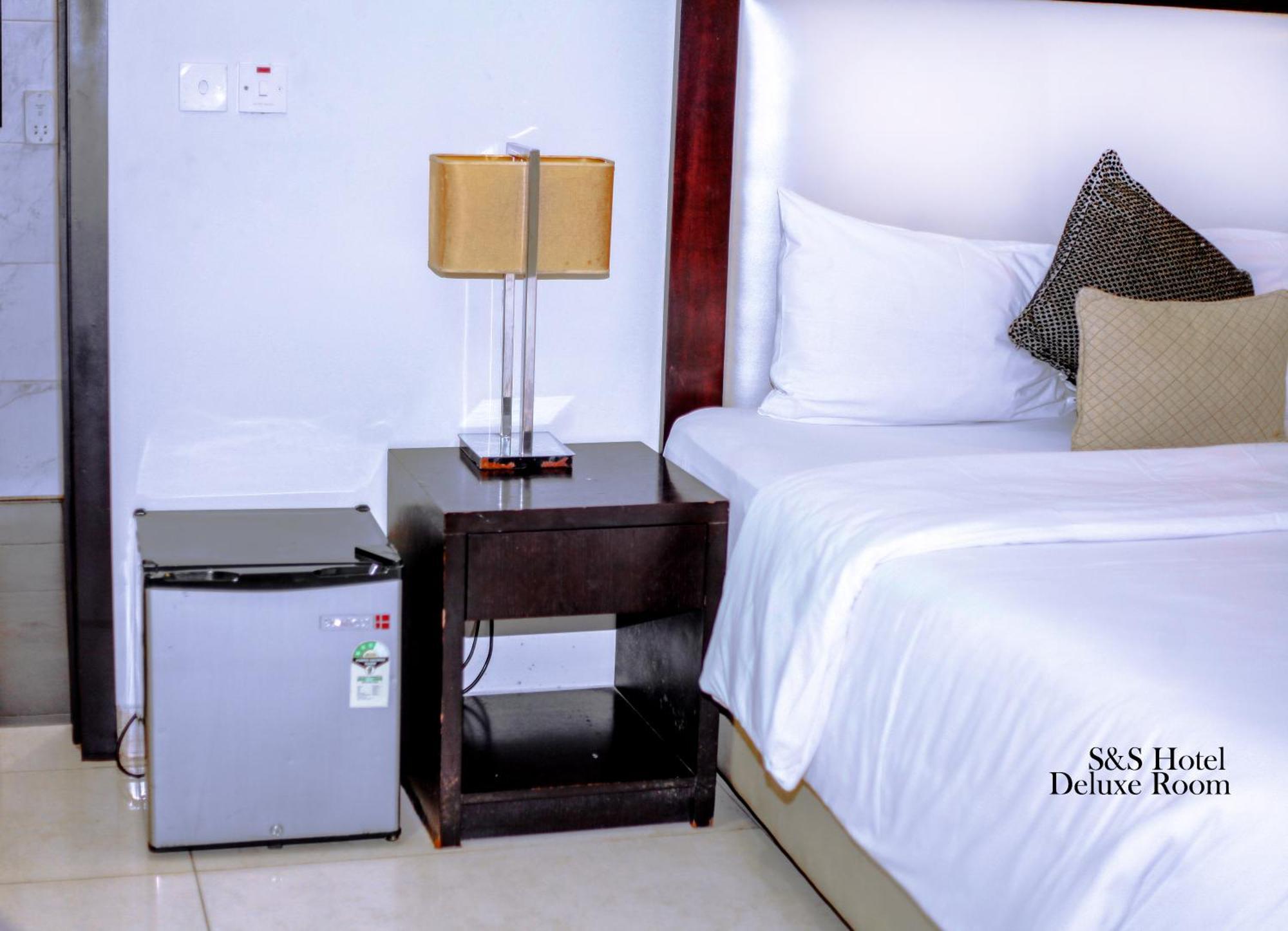 S & S Hotel & Suites 拉各斯 外观 照片