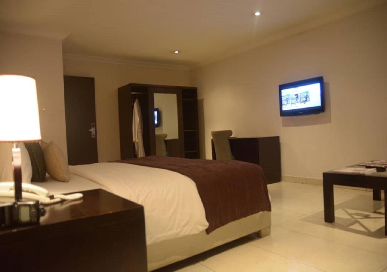 S & S Hotel & Suites 拉各斯 外观 照片