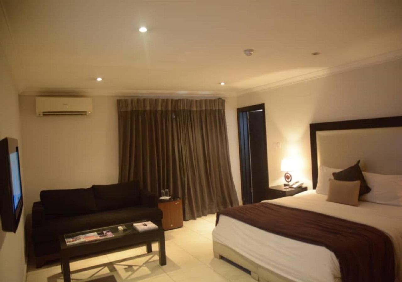 S & S Hotel & Suites 拉各斯 外观 照片