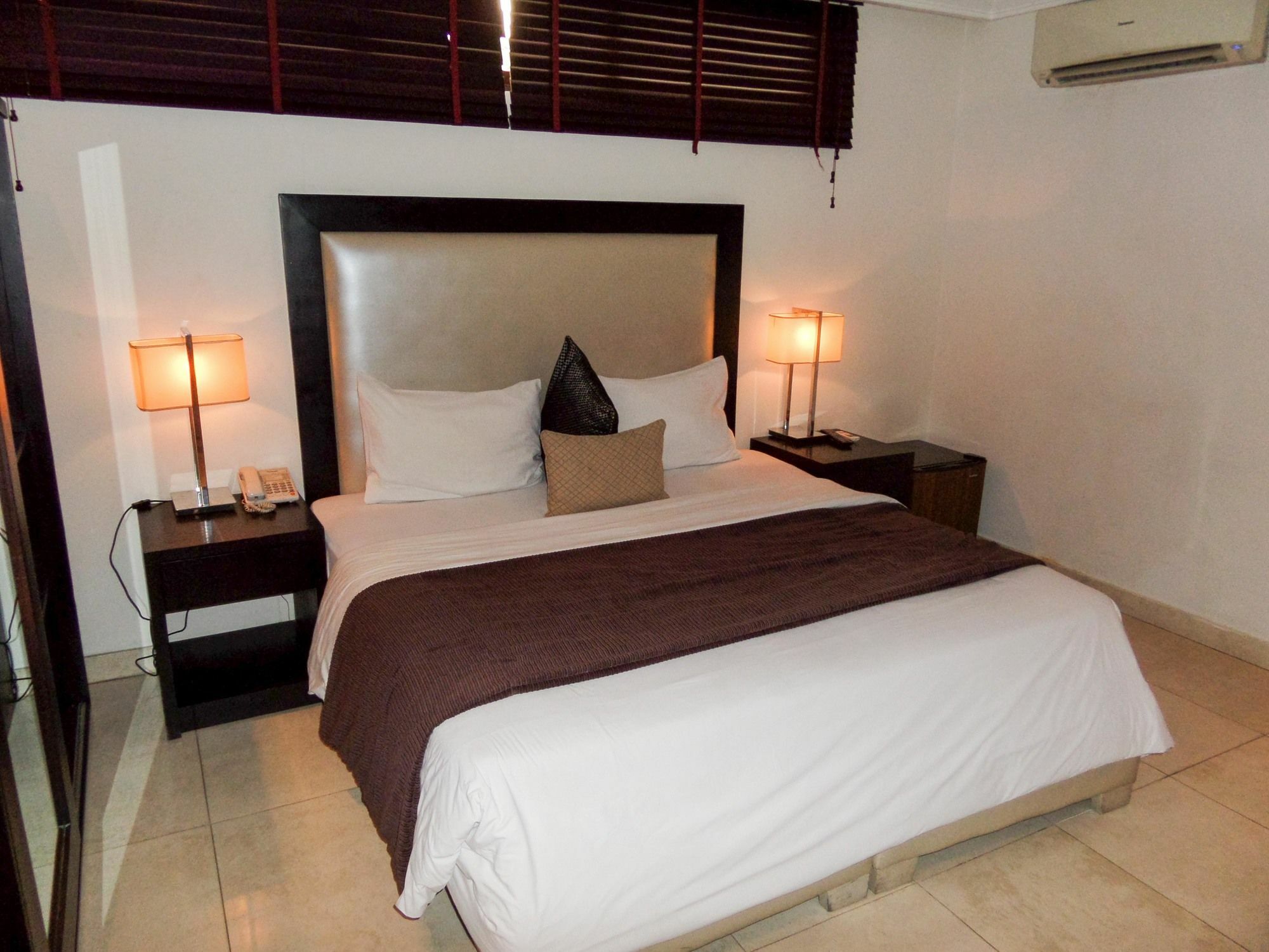 S & S Hotel & Suites 拉各斯 外观 照片